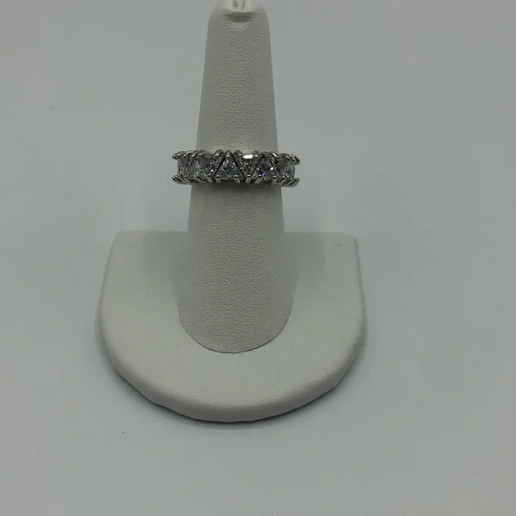 18k 6ct Trillion Eternity Band - Picture 9 of 16